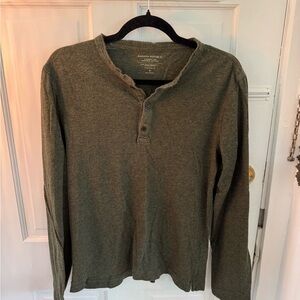 Banana Republic Men's Olive Long Sleeve Henley Shirt